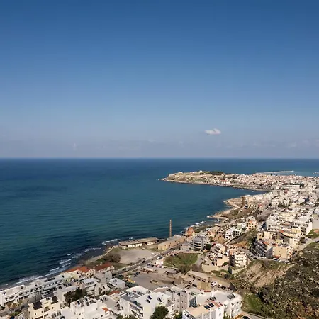 Secret View Apartment, With Private Jacuzzi Apartman