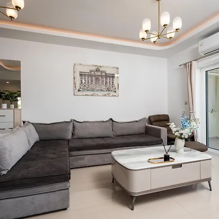 Secret View Apartment, With Private Jacuzzi