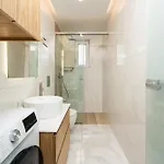 Secret View Apartment, With Private Jacuzzi