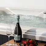 Apartmán Secret View Apartment, With Private Jacuzzi *