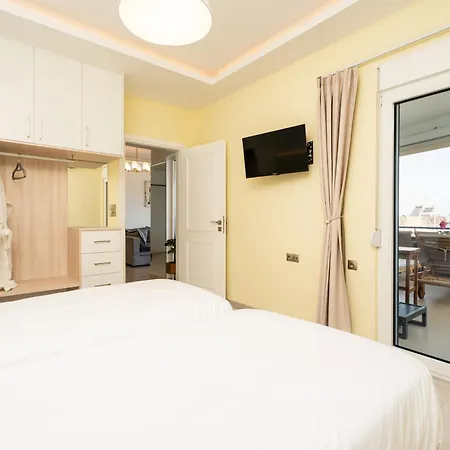 Secret View Apartment, With Private Jacuzzi Apartmán *