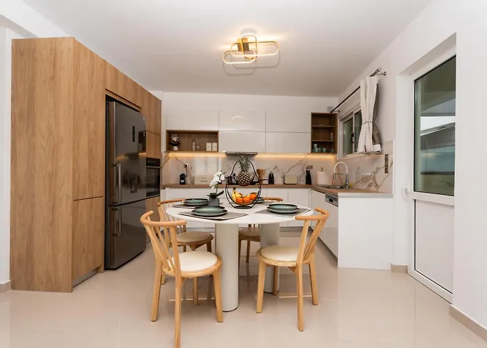 Secret View Apartment, With Private Jacuzzi * Rétino