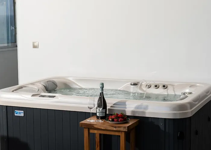 Апартаменти Secret View Apartment, With Private Jacuzzi